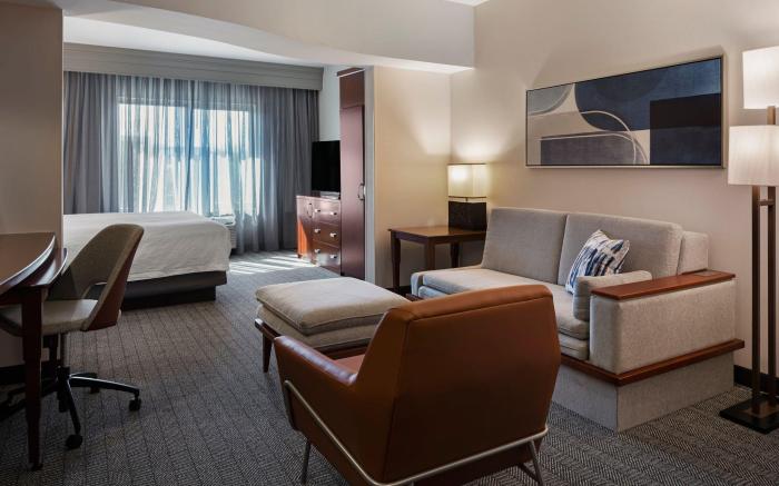 Courtyard by Marriott Long Beach Airport