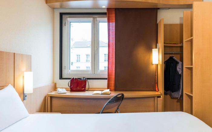 ibis Paris Pont de Suresnes