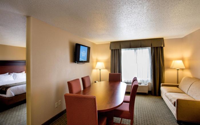 Fairfield Inn & Suites Detroit Livonia
