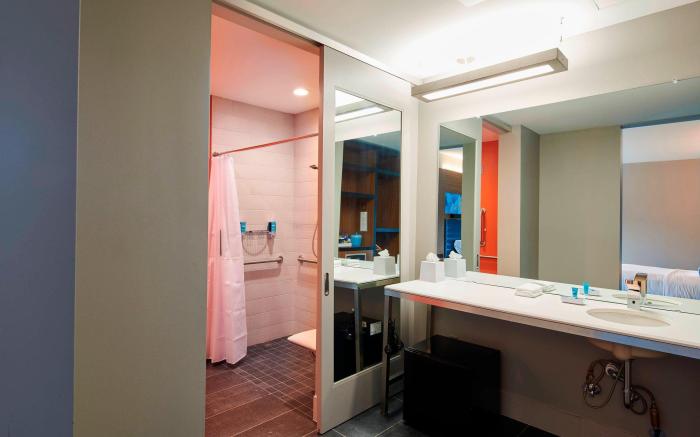 Aloft Cleveland Airport