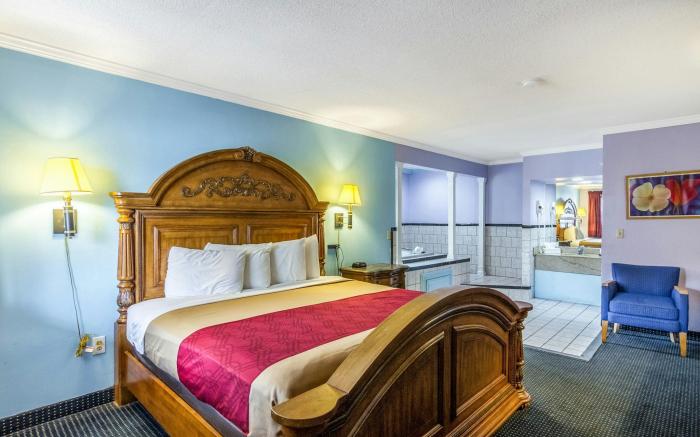 Red Carpet Inn Norwalk