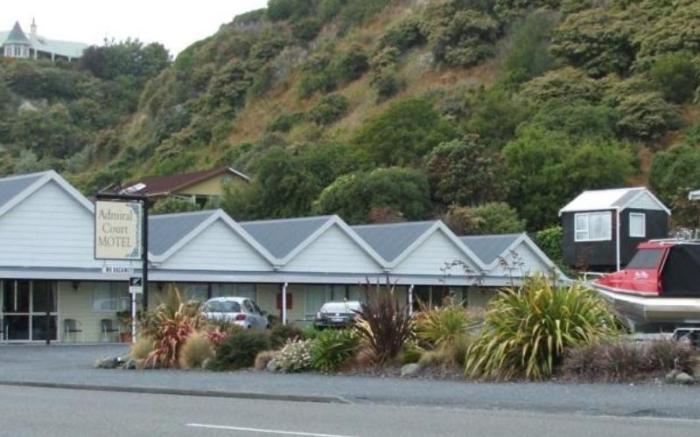 Admiral Court Motel