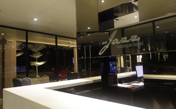 I Am Jazz Hotel