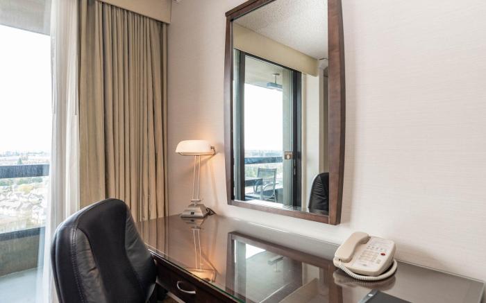 Sandman Signature Vancouver Airport Hotel & Resort