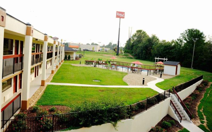 Red Roof Inn & Suites Commerce - Athens