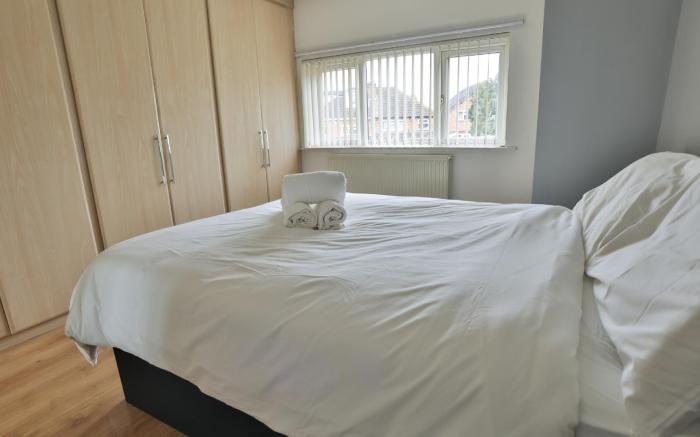 Comfy 4 Bed House in Birmingham