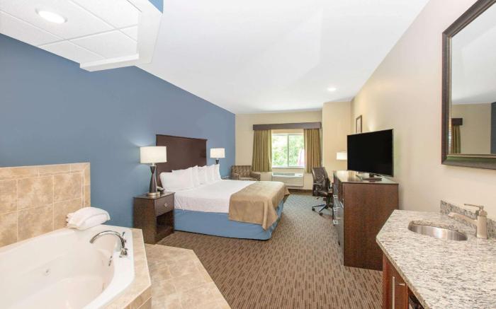 AmericInn by Wyndham Humboldt