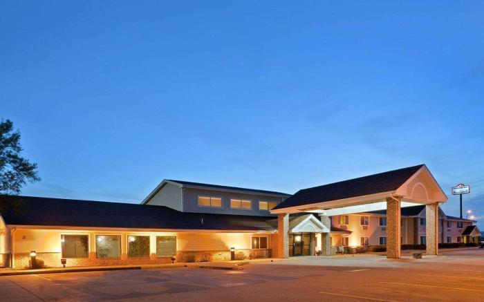 AmericInn by Wyndham Stuart