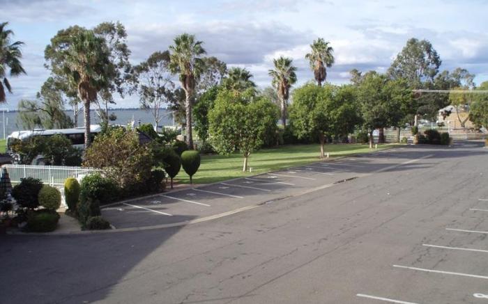 Lakeview Motel