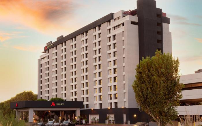 Marriott Riverside at the Convention Center