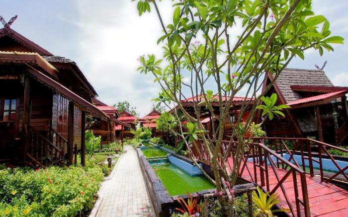 Dang Ky Ploen Tharnnam Resort