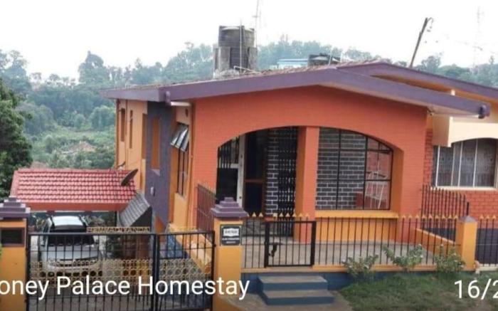 Honey Palace Homestay