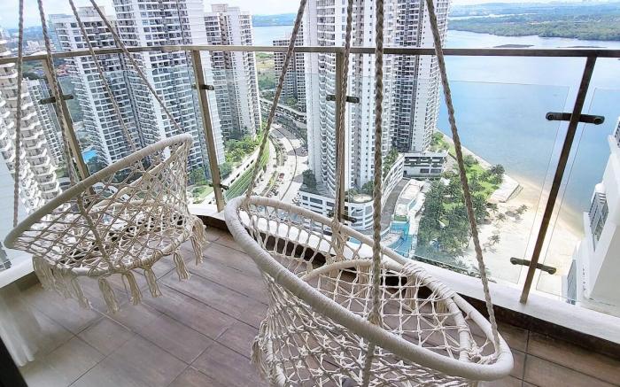 [Beachfront Seaview w Projector] 6-8 Pax, 3 Rooms.