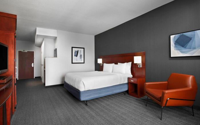Courtyard by Marriott Kansas City at Briarcliff