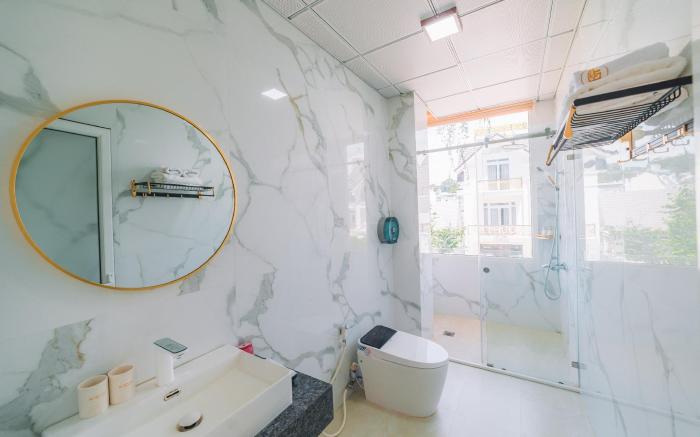 Quy Tai Premium Hotel