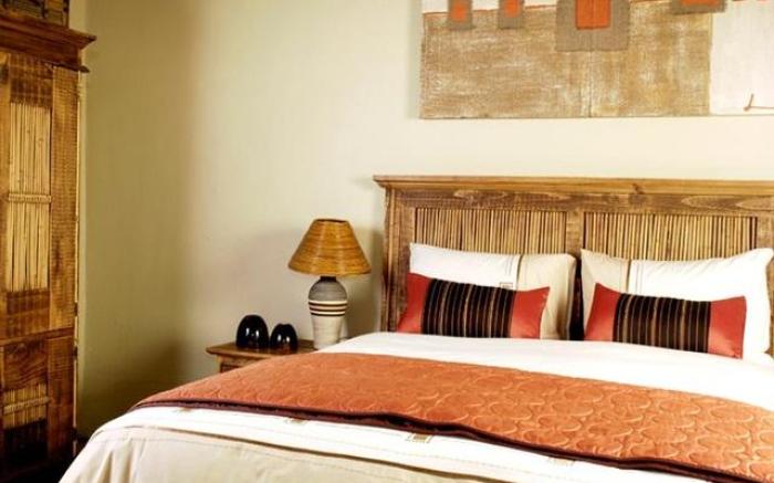 Caracal Lodge