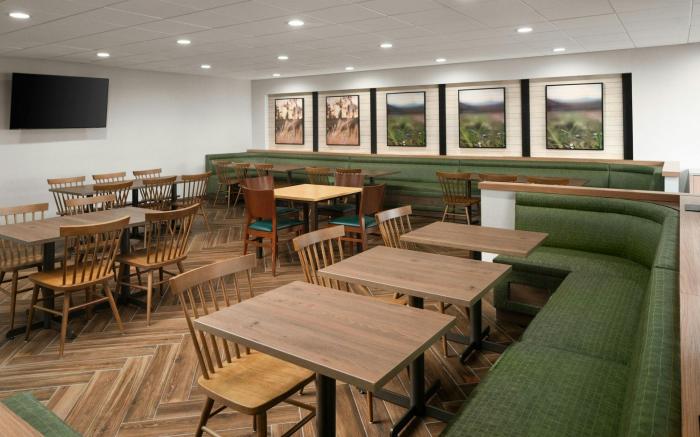 Fairfield by Marriott Inn & Suites Newark Liberty International Airport