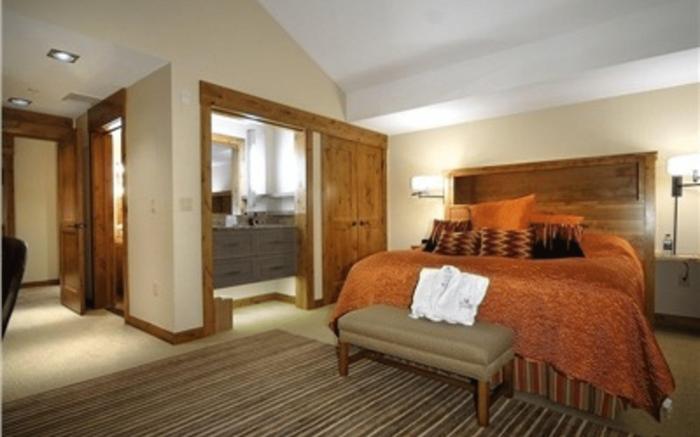 The Lodge at Mountaineer Square