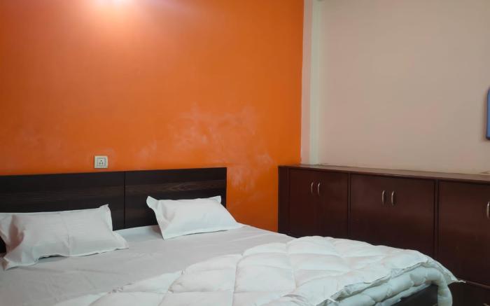 Hotel O Sai Guest House Near Omaxe Celebration Mall