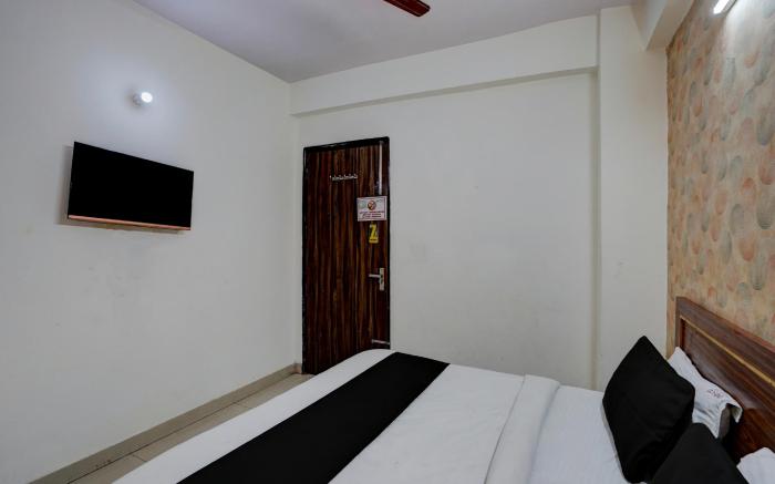 Collection O Umen Hotel Noida City Center Metro Station