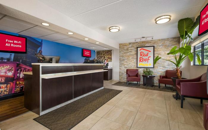 Red Roof PLUS+ Nashville Airport