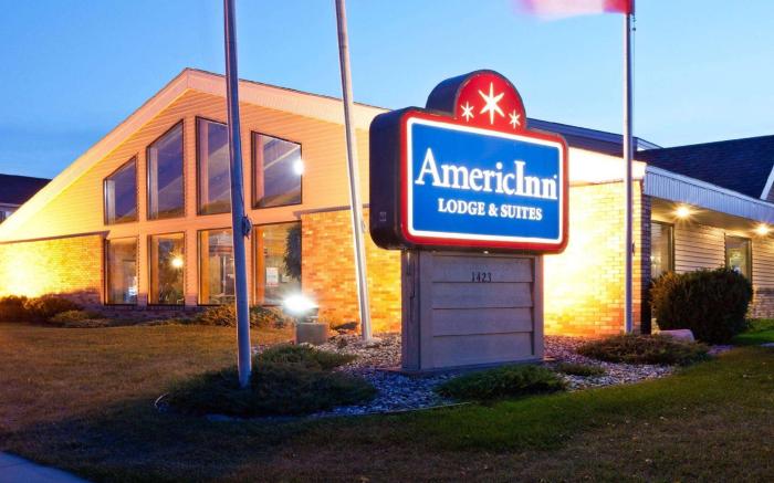 AmericInn by Wyndham Fargo West Acres