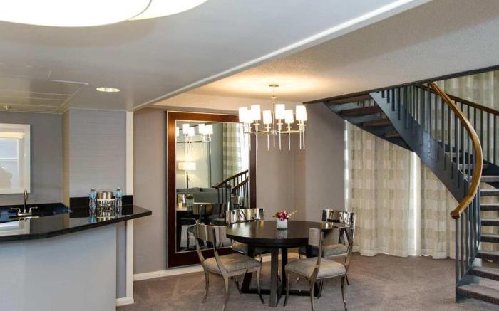 DoubleTree by Hilton Hotel Houston - Greenway Plaza