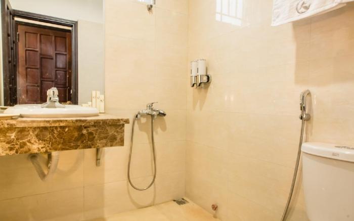 Amona Hotel