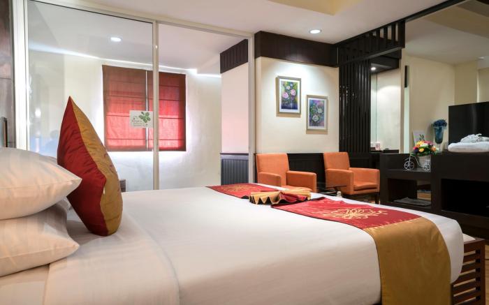 Bangkok Natural Spa Resort and Suite