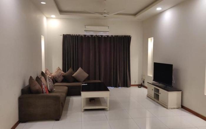 Comfy Inn Guest House 