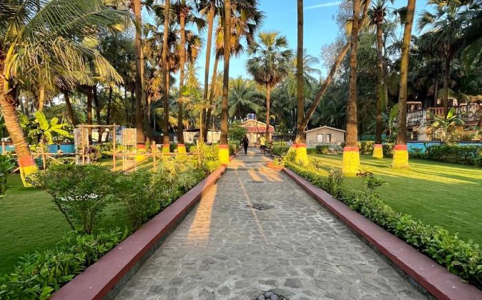 Sand and Shore Cottage at Gorai