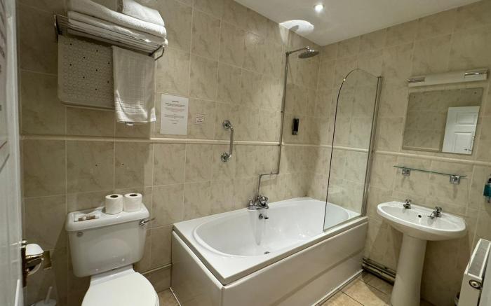 Oliver Cromwell Hotel