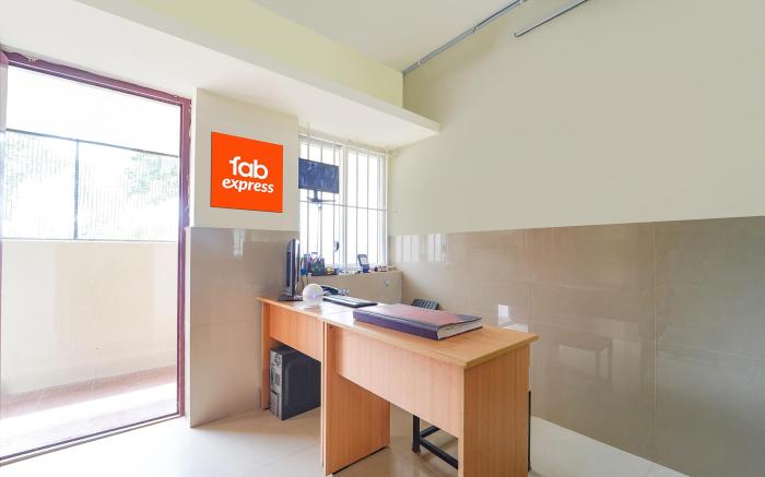 FabExpress Clover Castle - Nr. Coimbatore International Airport