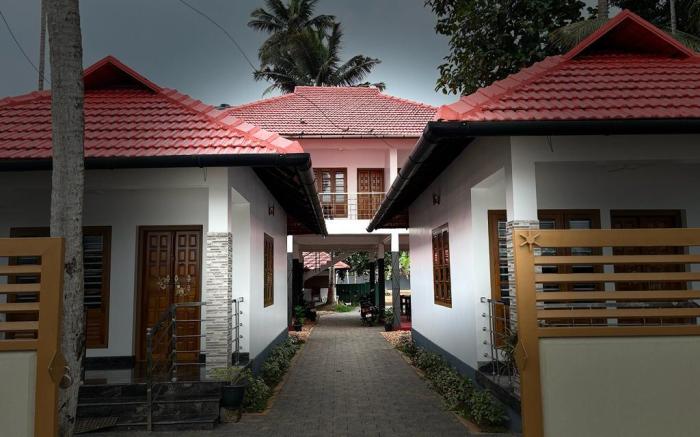 PUNNAMADAKKARAN LAKESHORE VILLAS