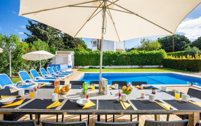 VILA PRIVADA DE 7 QUARTOS,PISCINA AQUECIDA,A/C