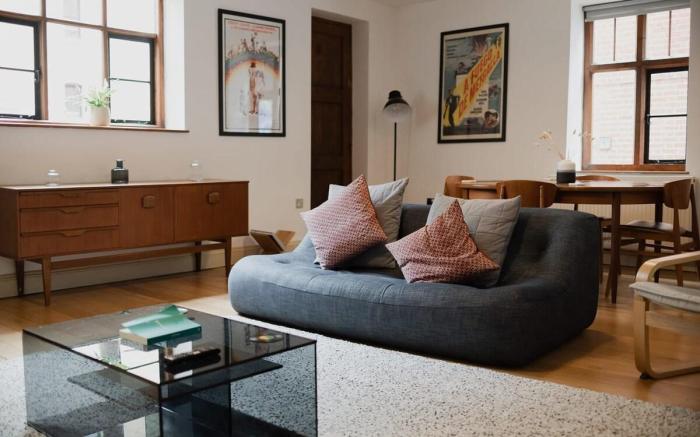 Spacious Grade II Listed Flint Cottage Sleeps 2