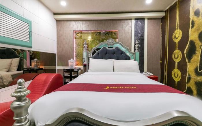 Hera Drive In Hotel