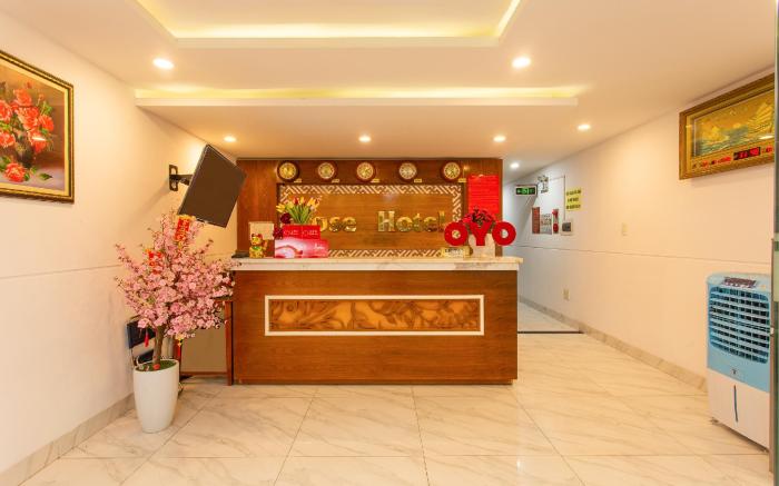 Rose Hotel