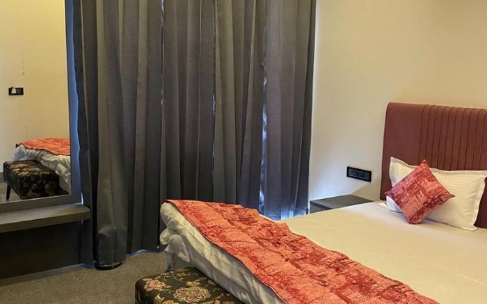 A M Suites