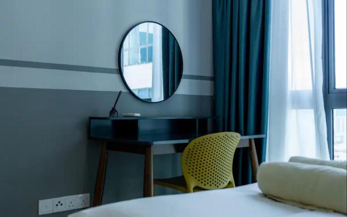 1 bedroom 50m Monorail Shopping2