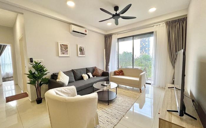 MRT Ekocheras Luxe Suite: Velvet Serenity by Moka