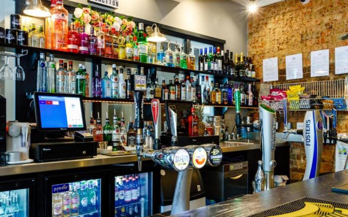 OYO Ruby Pub & Hotel