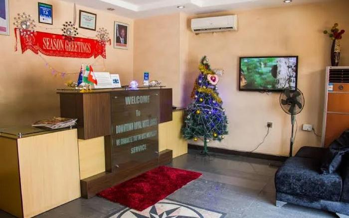 DOWNTOWN ROYAL HOTEL GRA