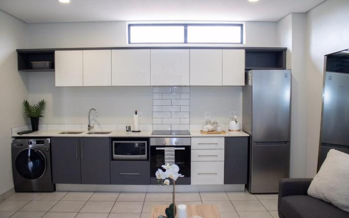 ⭐️ Contemporary - Clean & Comfortable Apartment ⭐️