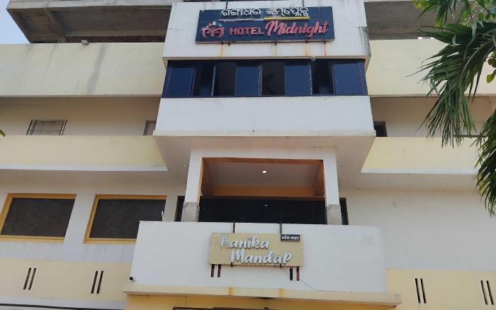 Hotel O Midnight