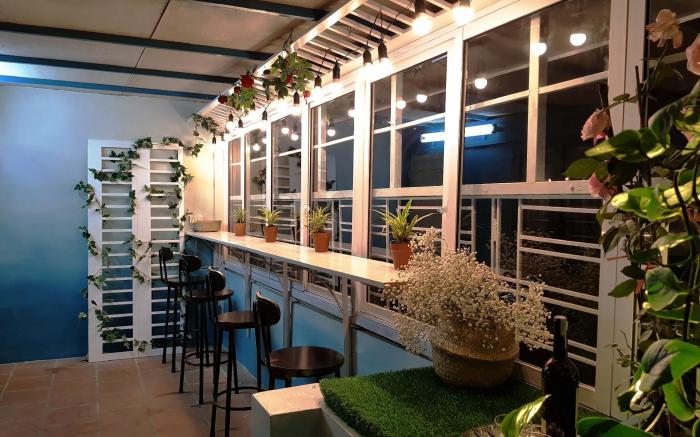 Flower Hostel