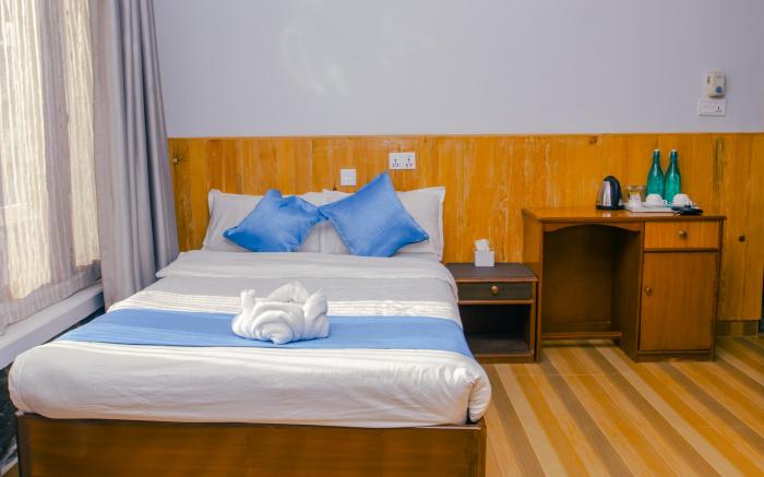 Roamers Inn - Hostel