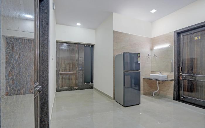 HOTEL O AMR GRAND Govindpuri Junction