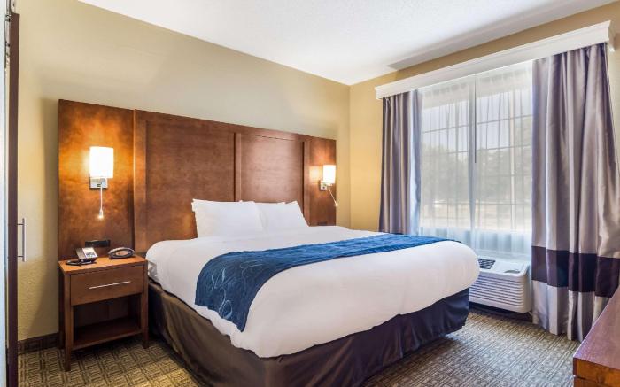 Comfort Suites