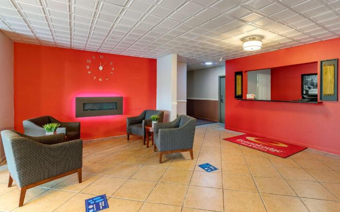 Econo Lodge Inn & Suites Granite City - St. Louis